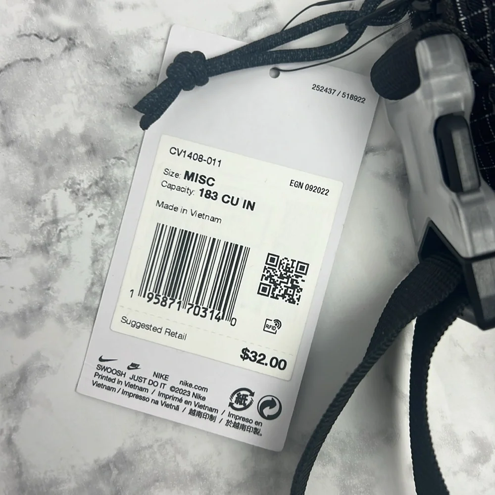 NEW NIKE UNISEX SHOULDER BAG - Picture 4 of 4